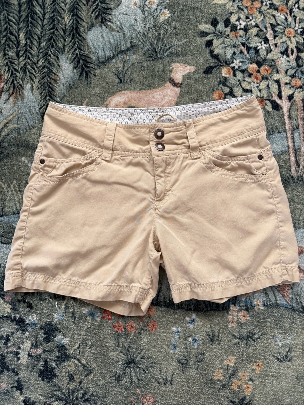 Athleta Khaki Mid rise Drawstring Waist Shorts Size 6